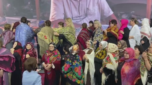 Национальная акция Союза женщин Дагестана «Платок – символ мира» проходит в рамках Международного форума женщин на площадке исторического парка «Россия – моя история»