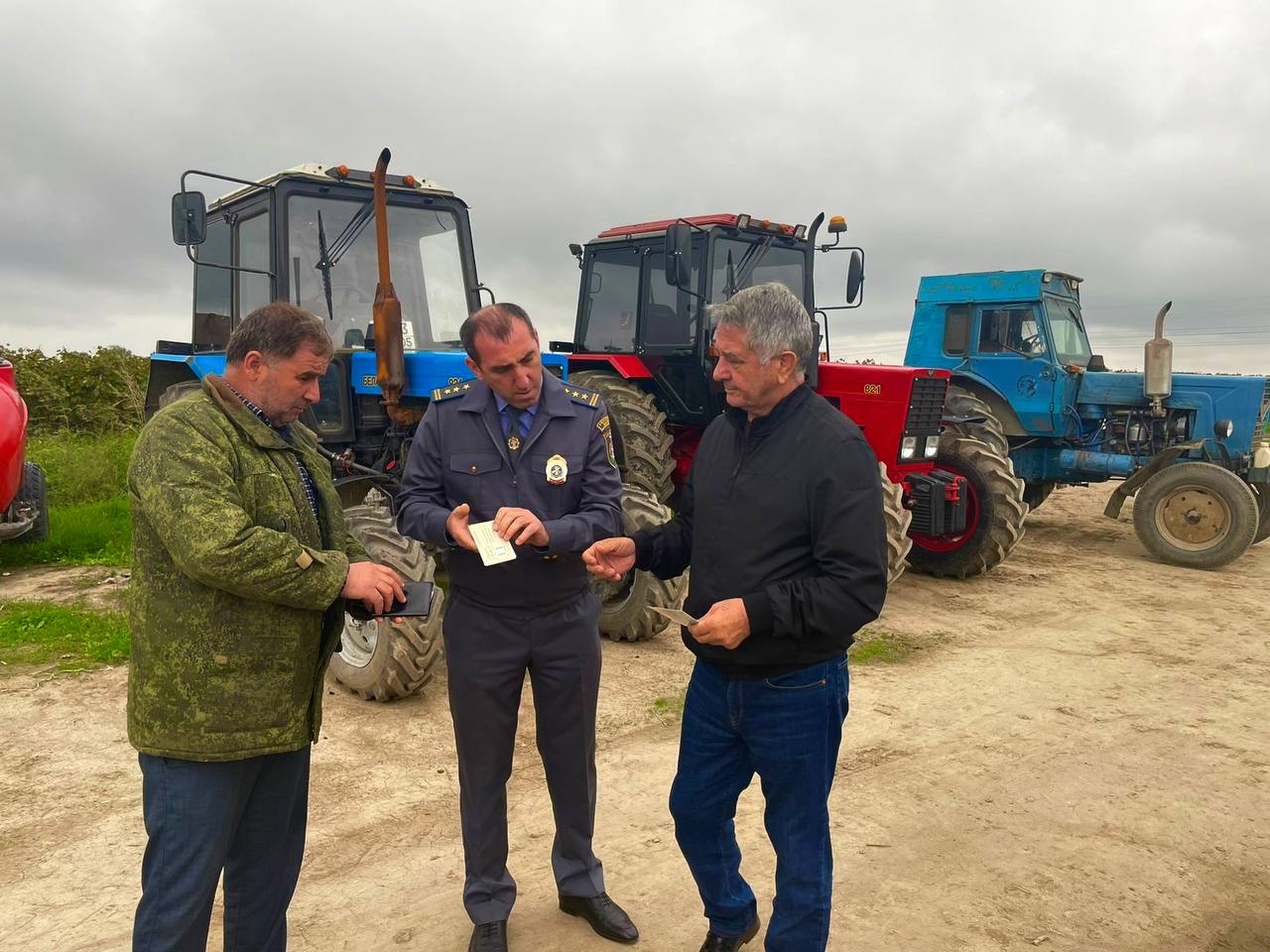 Рейд по проверке самоходной техники и обеспечению безопасности на дорогах Рейд по проверке самоходной техники и обеспечению безопасности на дорогах