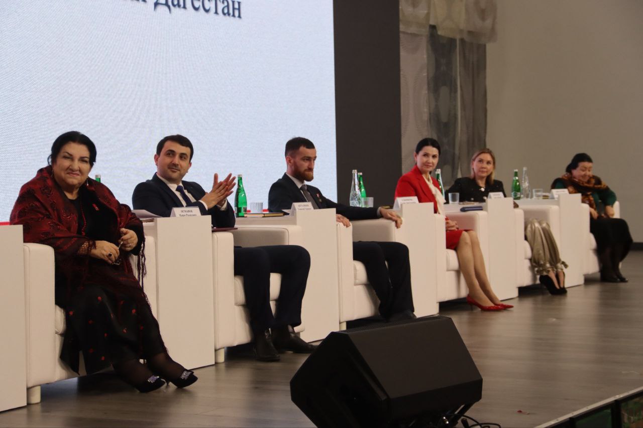 По поручению Председателя Народного Собрания РД Заура Аскендерова заместитель председателя Комитета НС РД по национальной политике, вопросам общественных и религиозных объединений и межпарламентским связям Елена Ельникова... По поручению Председателя Народного Собрания РД Заура Аскендерова заместитель председателя Комитета НС РД по национальной политике, вопросам общественных и религиозных объединений и межпарламентским связям Елена Ельникова...