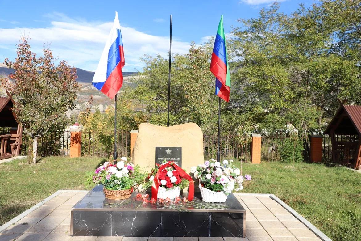 Министр культуры Дагестана Зарема Бутаева и глава Ахвахского района Магомед Муртузалиев встретились с вдовой погибшего на СВО Магомеда Халидова Министр культуры Дагестана Зарема Бутаева и глава Ахвахского района Магомед Муртузалиев встретились с вдовой погибшего на СВО Магомеда Халидова