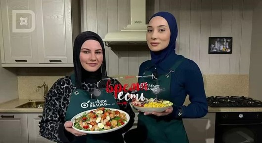 В новом выпуске программы «Время есть» нас ждет встреча с удивительной Кавсарат Сулеймановой — визажистом, который знает секрет не только безупречного макияжа, но и грандиозных личных побед
