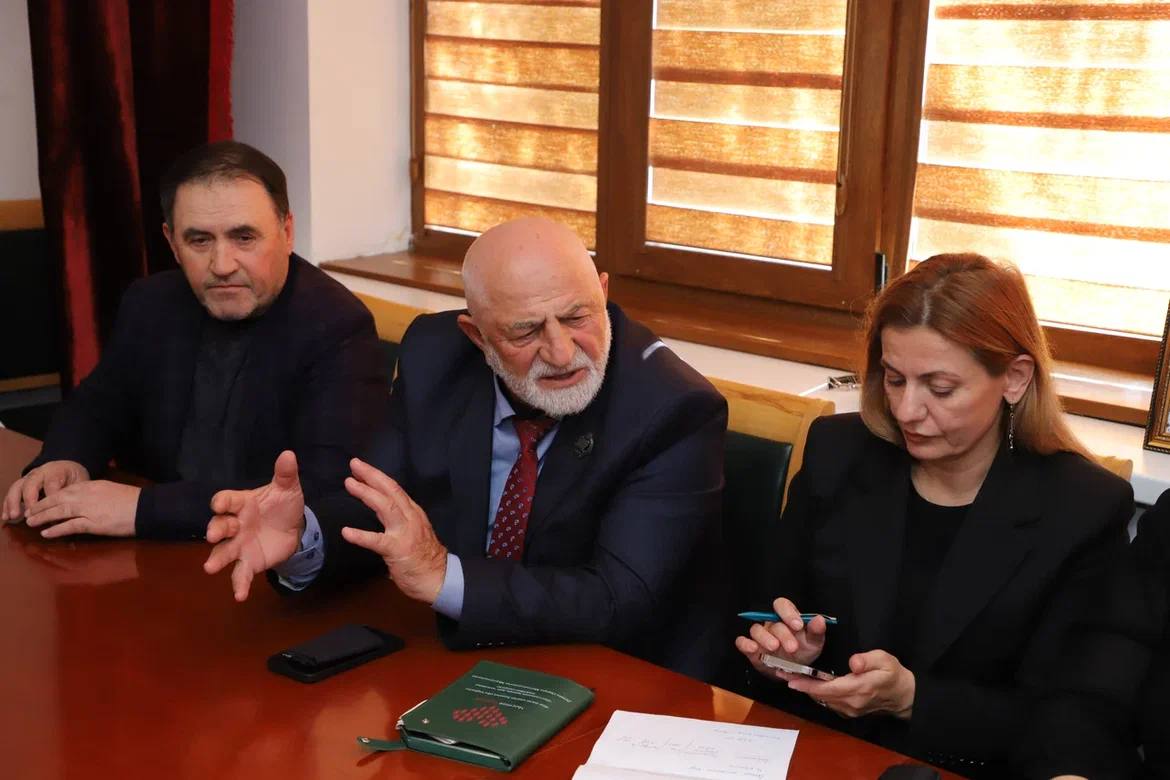 В ходе рабочей поездки в Ахвахский район Зарема Бутаева провела личный прием граждан В ходе рабочей поездки в Ахвахский район Зарема Бутаева провела личный прием граждан
