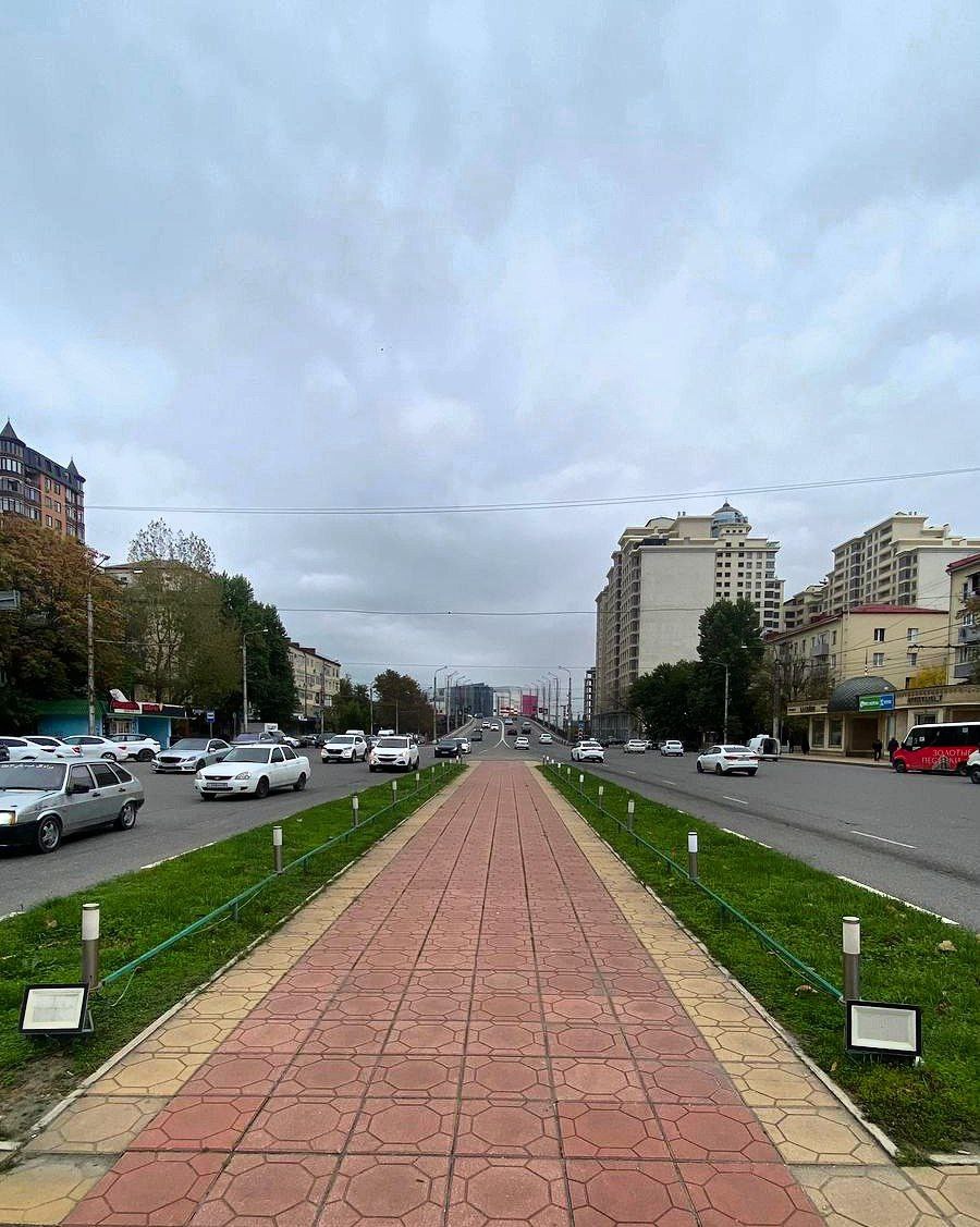 В Махачкале обновили декоративное освещение на площадках памятников В Махачкале обновили декоративное освещение на площадках памятников