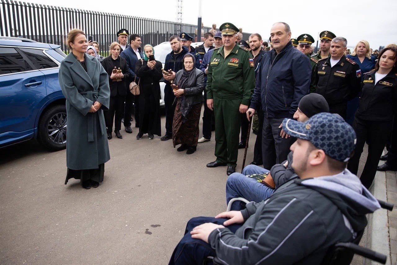Анна Цивилева: После церемонии открытия военного госпиталя в Махачкале вручила ключи от автомобилей с ручным управлением ветеранам специальной военной операции с инвалидностью Анна Цивилева: После церемонии открытия военного госпиталя в Махачкале вручила ключи от автомобилей с ручным управлением ветеранам специальной военной операции с инвалидностью