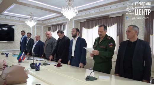 Семье погибшего участника СВО из Хасавюрта передали медаль Жукова