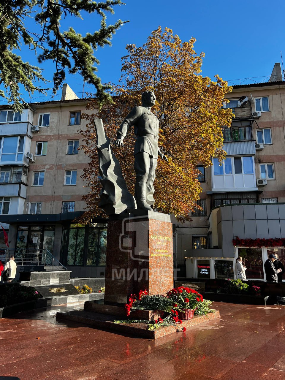105-летие со дня рождения со дня рождения прославленного лётчика-аса дважды Героя Советского Союза Амет-Хана Султана отметили в Симферополе 105-летие со дня рождения со дня рождения прославленного лётчика-аса дважды Героя Советского Союза Амет-Хана Султана отметили в Симферополе