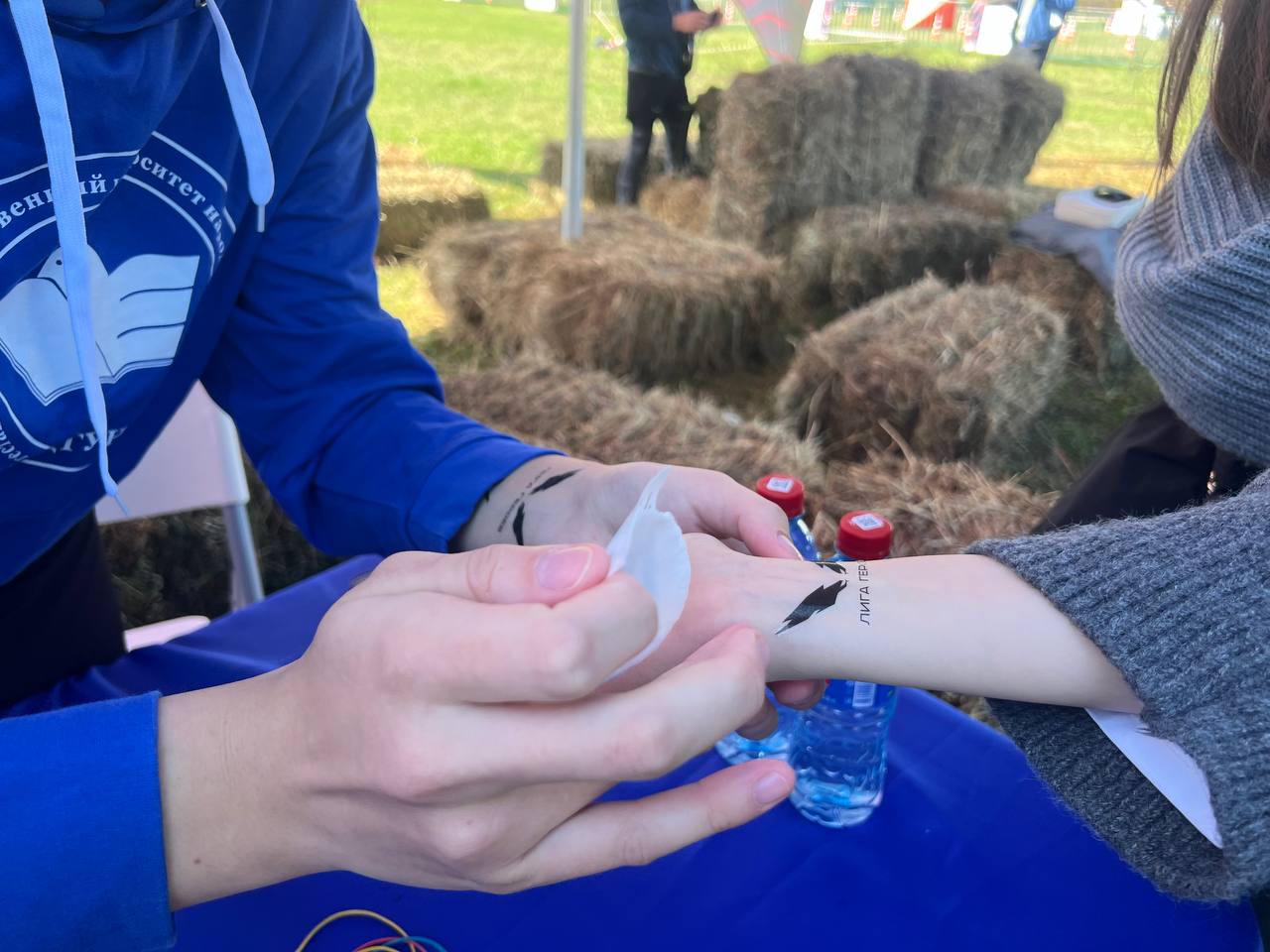 В рамках открытия забега с препятствиями — «Гонка Героев», организованного спортивным движением «Лига Героев», для участников и зрителей с зажигательным танцевальным номером выступил детский хореографический ансамбль... В рамках открытия забега с препятствиями — «Гонка Героев», организованного спортивным движением «Лига Героев», для участников и зрителей с зажигательным танцевальным номером выступил детский хореографический ансамбль...