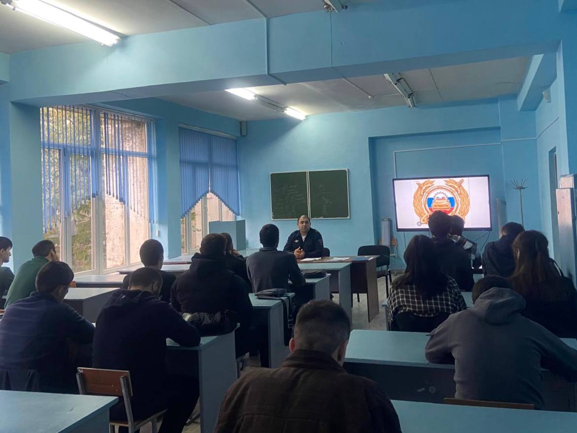 Профилактика дорожно-транспортного травматизма: встреча с будущими водителями Профилактика дорожно-транспортного травматизма: встреча с будущими водителями