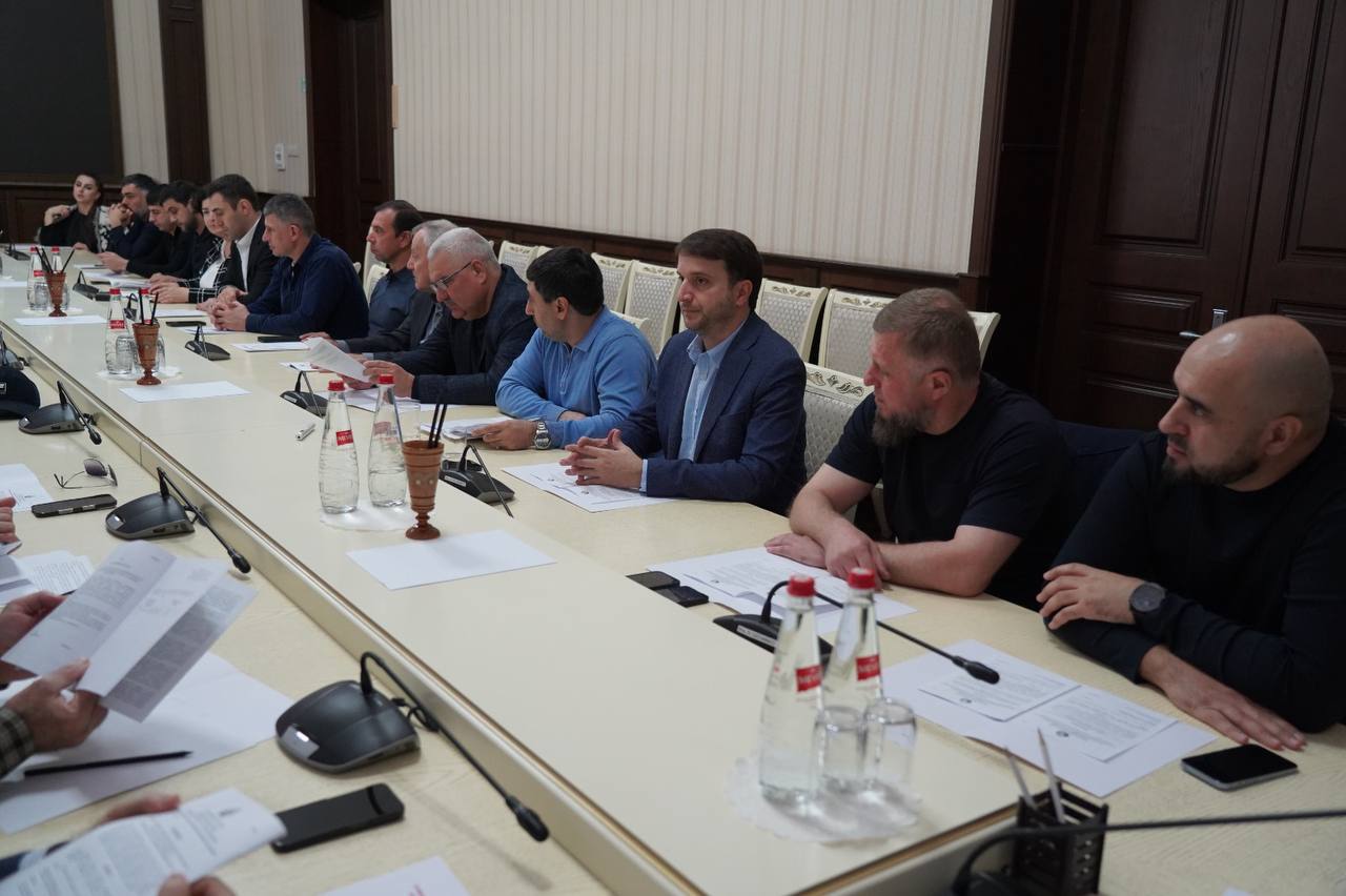 . 27 октября в конференц-зале городской администрации состоялось совместное заседание Президиума Собрания депутатов городского округа «город Дербент» и депутатских комиссий по местному самоуправлению и по бюджету...  . 27 октября в конференц-зале городской администрации состоялось совместное заседание Президиума Собрания депутатов городского округа «город Дербент» и депутатских комиссий по местному самоуправлению и по бюджету...