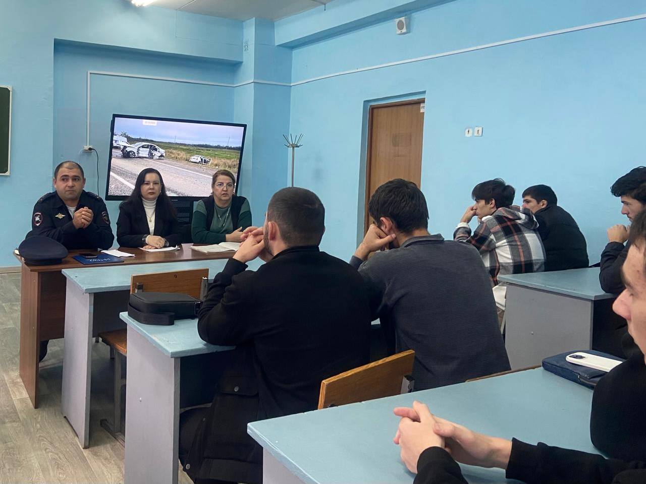Профилактика дорожно-транспортного травматизма: встреча с будущими водителями