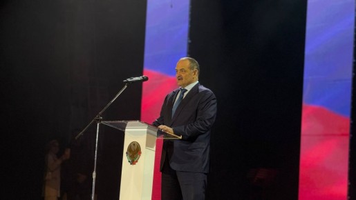 Глава Дагестана Сергей Меликов поприветствовал собравшихся на мероприятии к юбилею заслуженного тренера Гаджи Гаджиева и поздравил юбиляра