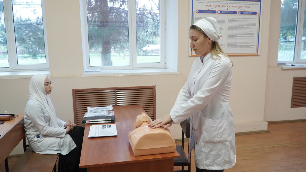 В Каспийске продолжаются мероприятия по повышению квалификации специалистов в области оказания первой помощи, проводимые в соответствии с распоряжением Правительства Республики Дагестан от 11.11.2024 г. №503-р. 28 октября... В Каспийске продолжаются мероприятия по повышению квалификации специалистов в области оказания первой помощи, проводимые в соответствии с распоряжением Правительства Республики Дагестан от 11.11.2024 г. №503-р. 28 октября...