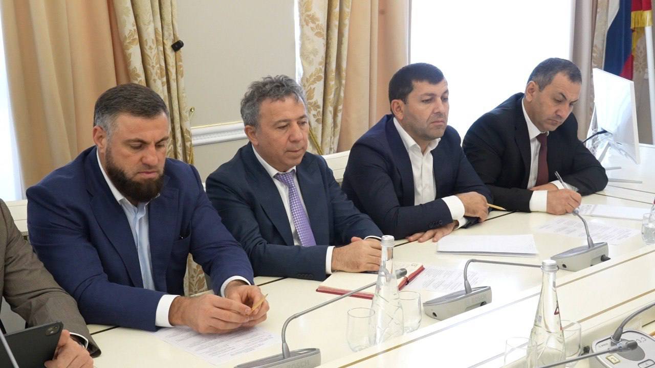 До конца года во всех школьных буфетах Махачкалы будет введена безналичная оплата До конца года во всех школьных буфетах Махачкалы будет введена безналичная оплата