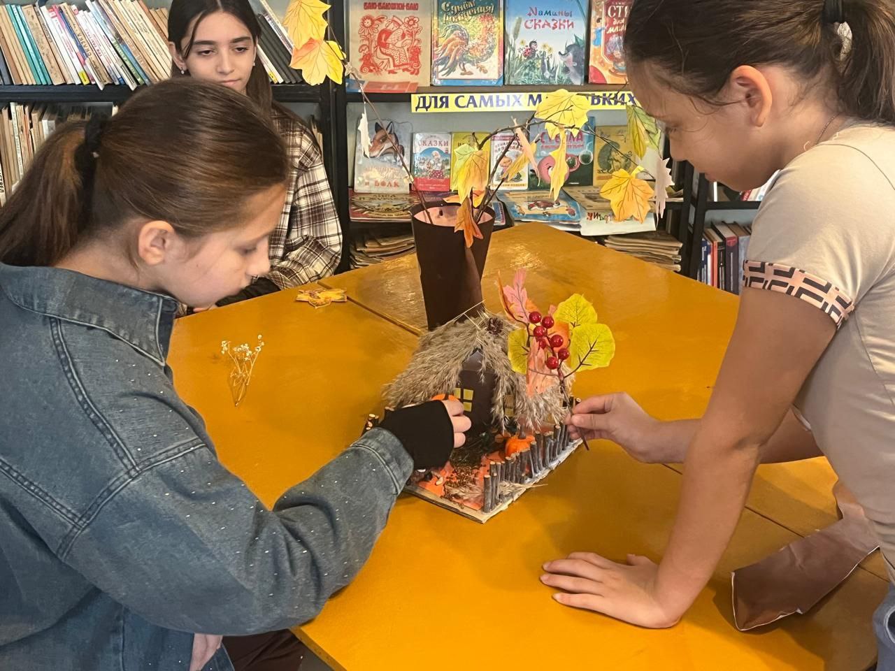 В библиотеке филиала №3 ЦБС им. Ф. Алиевой состоялся поэтический час «И в каждой строчке - вдохновенье» В библиотеке филиала №3 ЦБС им. Ф. Алиевой состоялся поэтический час «И в каждой строчке - вдохновенье»