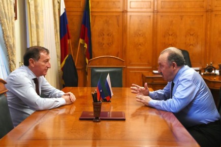 Сегодня состоялась встреча Председателя Народного Собрания Республики Дагестан Заура Аскендерова с заслуженным тренером России Валерием Газзаевым