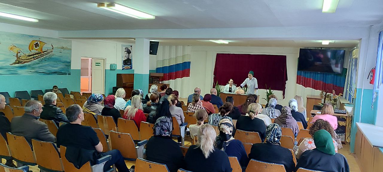 Во исполнение Плана мероприятий по организации подготовки населения приемам оказания первой помощи в Республике Дагестан и поручения Главы городского округа «город Каспийск» Гонцова Б.И. от 22.10.2025 в МБОУ "КМШИ им. Героя... Во исполнение Плана мероприятий по организации подготовки населения приемам оказания первой помощи в Республике Дагестан и поручения Главы городского округа «город Каспийск» Гонцова Б.И. от 22.10.2025 в МБОУ "КМШИ им. Героя...
