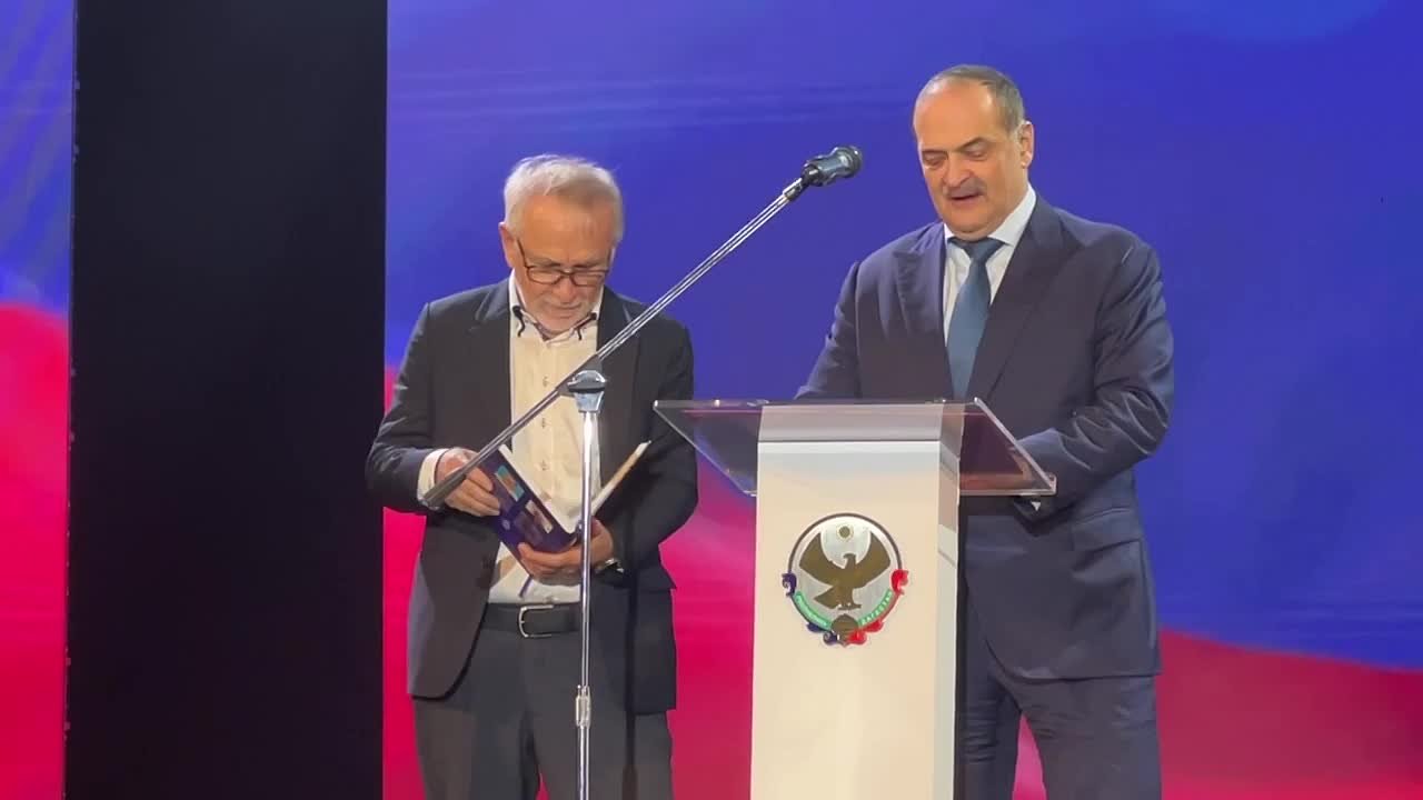 В честь 80-летия Гаджи Гаджиева издана книга «Профессор. От «Динамо» до «Динамо»