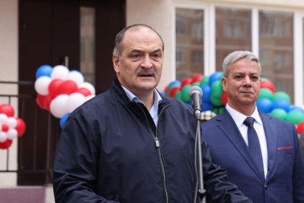 В Каспийске Республики Дагестан жители аварийных домов получили ключи от новых квартир