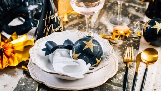 Засияет как новенькая: это простое средство мигом вернет блеск стеклянной посуде