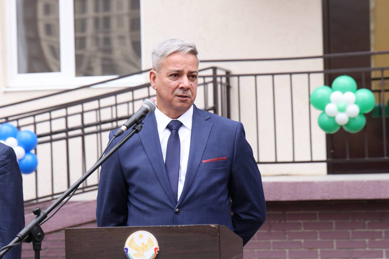 В городе Каспийск жители домов признанных аварийными получили ключи от новых квартир В городе Каспийск жители домов признанных аварийными получили ключи от новых квартир