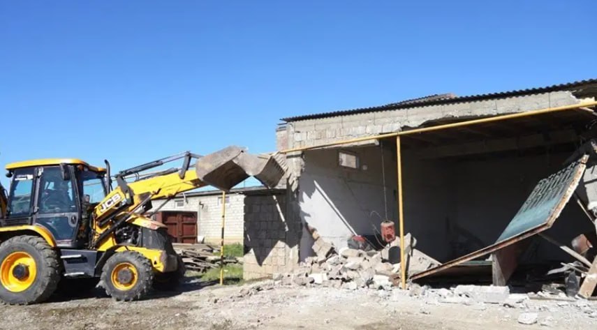 Власти Махачкалы за месяц добились сноса порядка 50 незаконных объектов