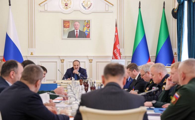 Под председательством Главы Республики Сергея Меликова состоялось заседание Республиканской призывной комиссии и Оперативного штаба РД. В работе заседания принял участие Председатель Народного Собрания РД Заур Аскендеров Под председательством Главы Республики Сергея Меликова состоялось заседание Республиканской призывной комиссии и Оперативного штаба РД. В работе заседания принял участие Председатель Народного Собрания РД Заур Аскендеров