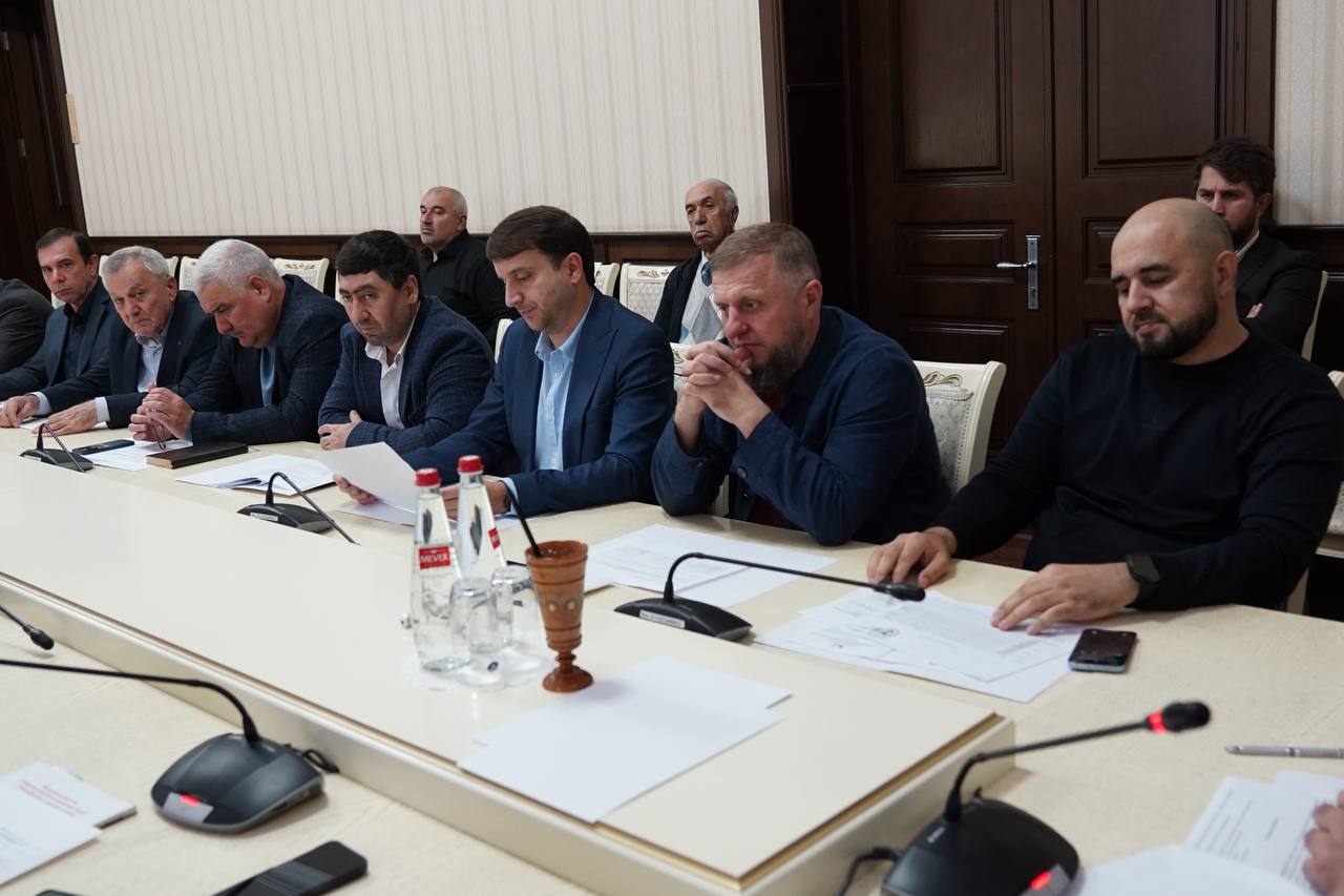 Сегодня, 29 октября, в конференц-зале администрации города состоялось 19-е заседание Собрания депутатов городского округа «город Дербент» седьмого созыва, в работе которого приняли участие: глава Дербента Ханлар Пашабеков... Сегодня, 29 октября, в конференц-зале администрации города состоялось 19-е заседание Собрания депутатов городского округа «город Дербент» седьмого созыва, в работе которого приняли участие: глава Дербента Ханлар Пашабеков...