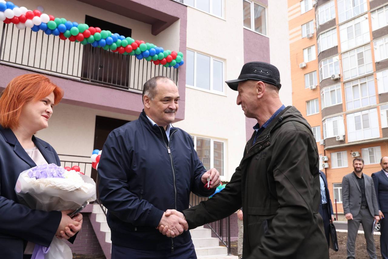 «Это тот случай, когда власть и общественность эффективно сработали вместе во благо людей», – Сергей Меликов о ситуации с расселением аварийных общежитий в Каспийске «Это тот случай, когда власть и общественность эффективно сработали вместе во благо людей», – Сергей Меликов о ситуации с расселением аварийных общежитий в Каспийске