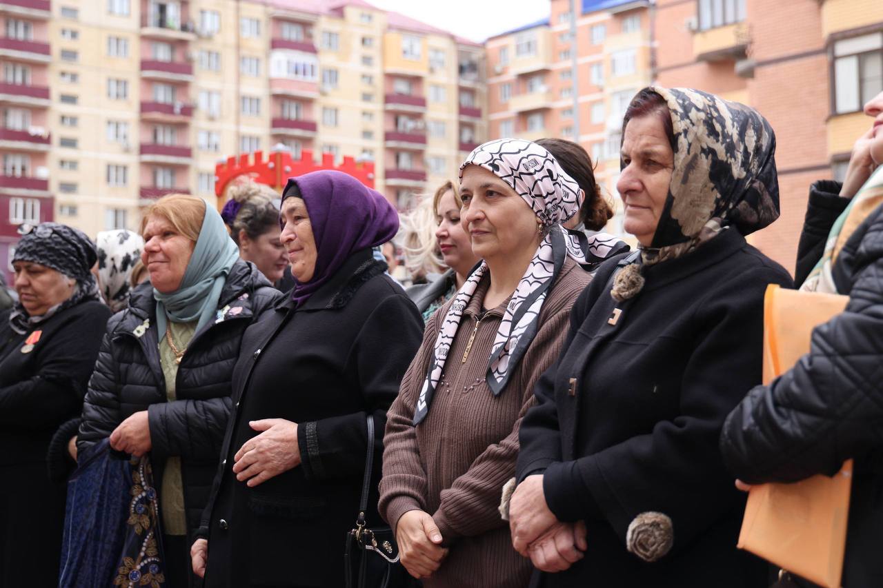 «Это тот случай, когда власть и общественность эффективно сработали вместе во благо людей», – Сергей Меликов о ситуации с расселением аварийных общежитий в Каспийске «Это тот случай, когда власть и общественность эффективно сработали вместе во благо людей», – Сергей Меликов о ситуации с расселением аварийных общежитий в Каспийске