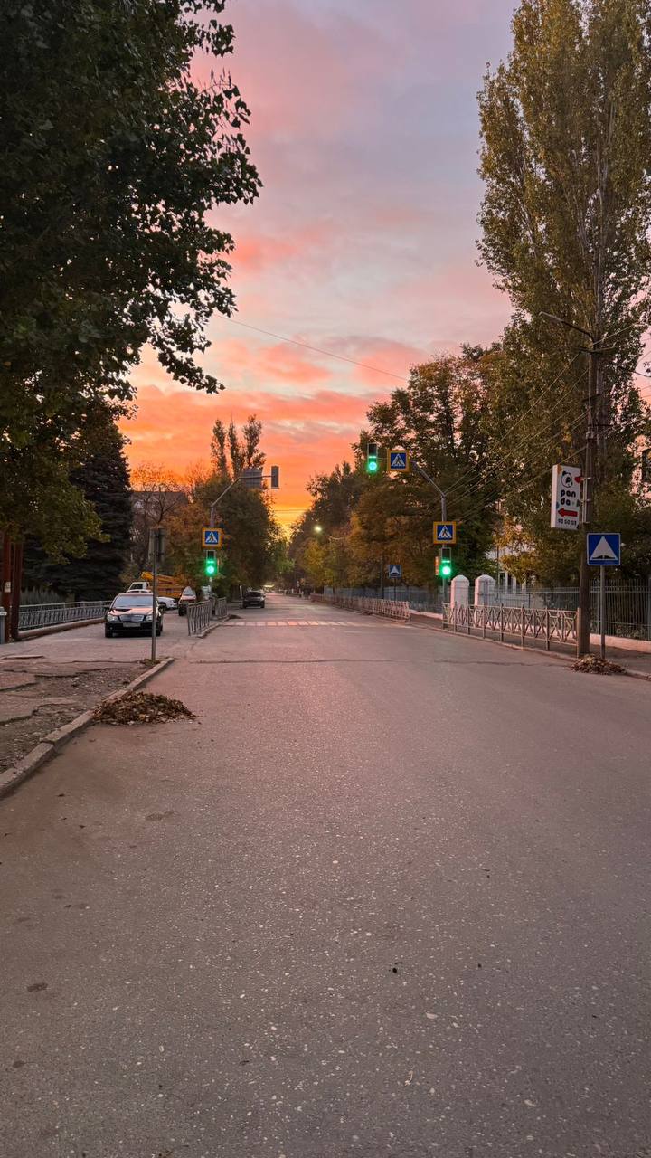 Специалисты МБУ «Благоустройство» продолжают работу по вывозу коммунальных отходов и очистке улиц города