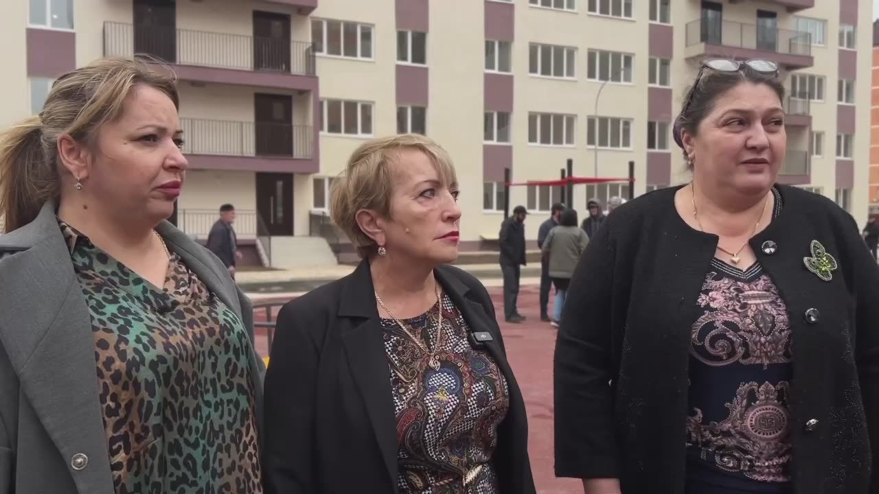 «Он лично осмотрел каждое общежитие и, увидев наши условия, дал поручение построить новые дома», — первые переселенцы из ветхого общежития Каспийска о внимании Сергея Меликова к их проблеме