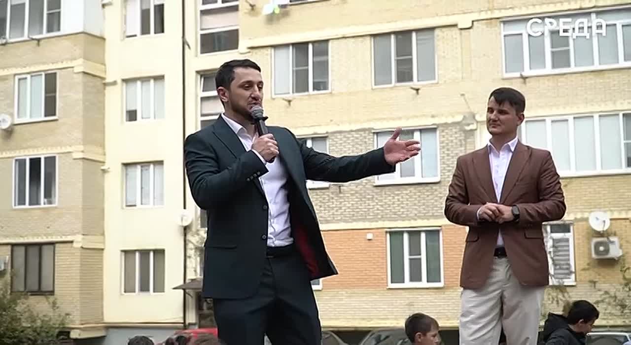 Каспийск зажигает: школа лезгинки отметила первый год ярким праздником