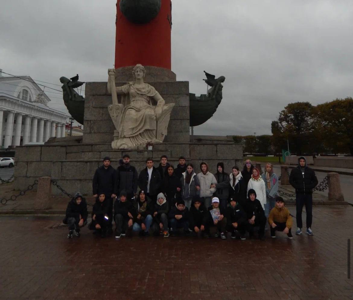 Школьники и студенты Дагестана посетили места боевой славы в Санкт-Петербурге Школьники и студенты Дагестана посетили места боевой славы в Санкт-Петербурге