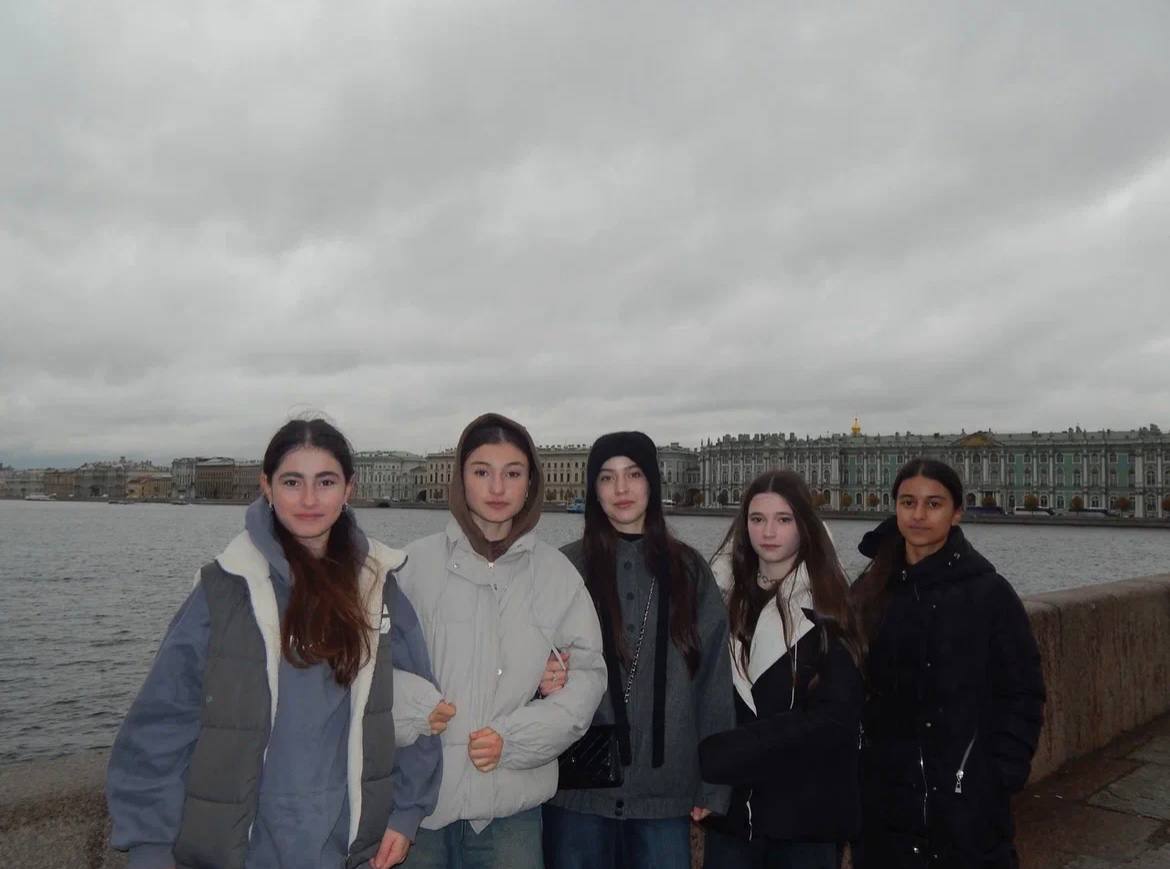Школьники и студенты Дагестана посетили места боевой славы в Санкт-Петербурге Школьники и студенты Дагестана посетили места боевой славы в Санкт-Петербурге