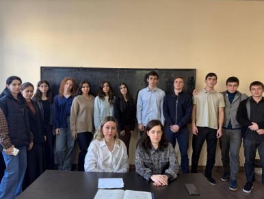 В преддверии Дня народного единства сотрудники Управления  по законодательству и нормотворческой деятельности провели лекцию со студентами Юридического института ДГУ