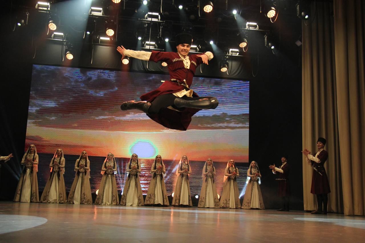 Государственный ансамбль танца народов Кавказа «Молодость Дагестана» выступил с концертами в Татарстане Государственный ансамбль танца народов Кавказа «Молодость Дагестана» выступил с концертами в Татарстане