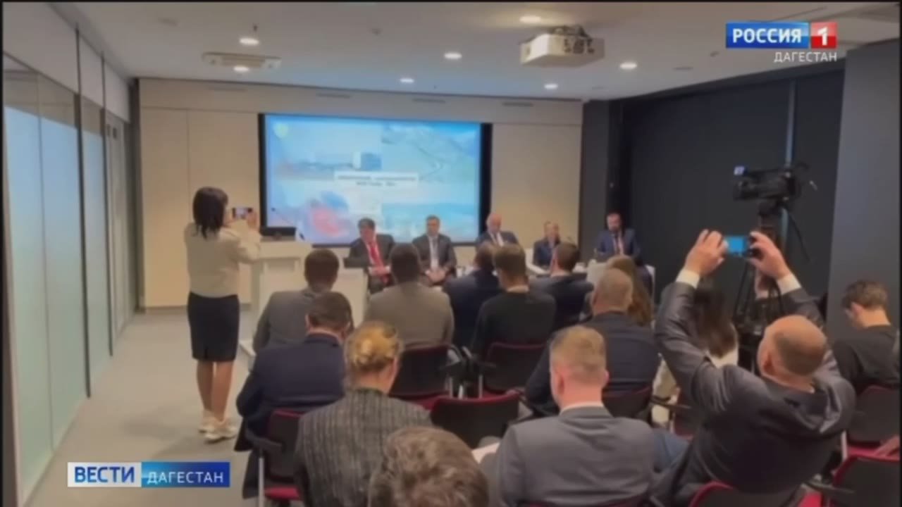 Мэр Махачкалы Джамбулат Салавов выступил на Международном муниципальном форуме БРИКС 2025 в Санкт-Петербурге