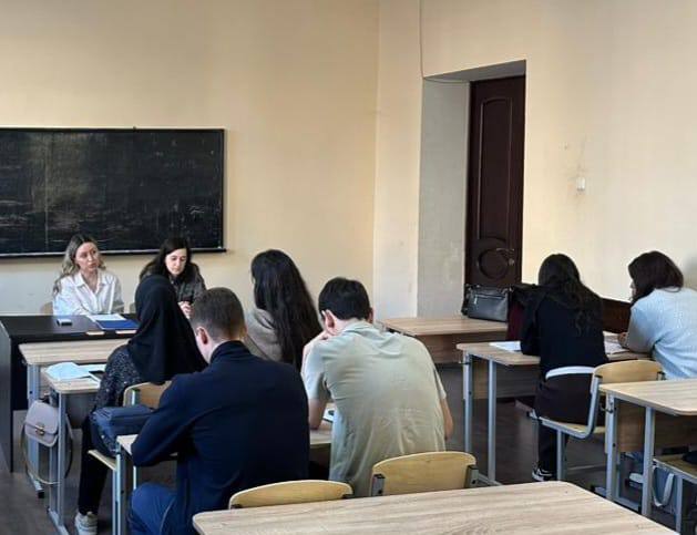 В преддверии Дня народного единства сотрудники Управления  по законодательству и нормотворческой деятельности провели лекцию со студентами Юридического института ДГУ В преддверии Дня народного единства сотрудники Управления  по законодательству и нормотворческой деятельности провели лекцию со студентами Юридического института ДГУ