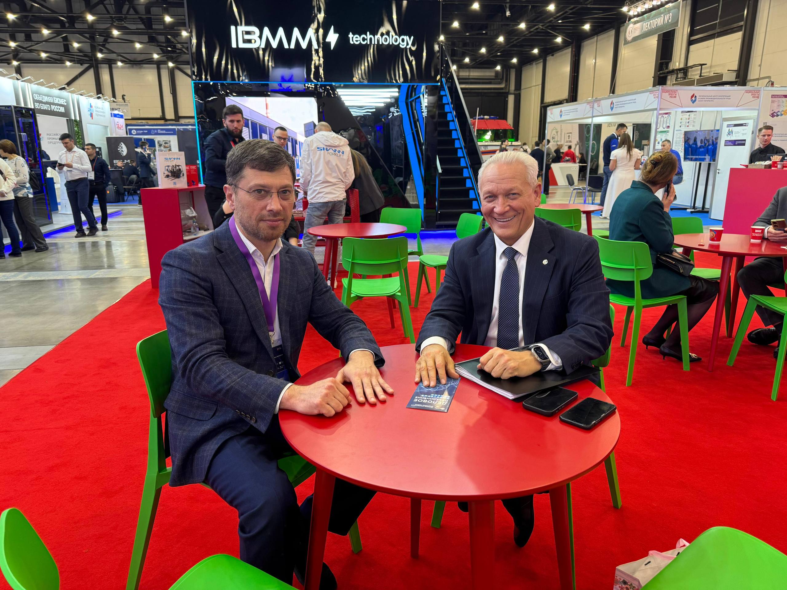 На полях Международного Муниципального Форума БРИКС в Санкт-Петербурге состоялась деловая встреча заместителя министра экономики и территориального развития Республики Дагестан Шамиля Аммаева с Председателем Правления...