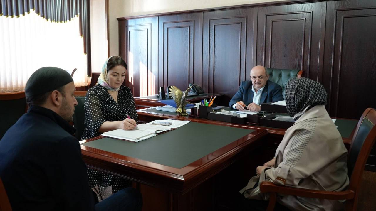 В Администрации Хасавюрта состоялся приём граждан В Администрации Хасавюрта состоялся приём граждан