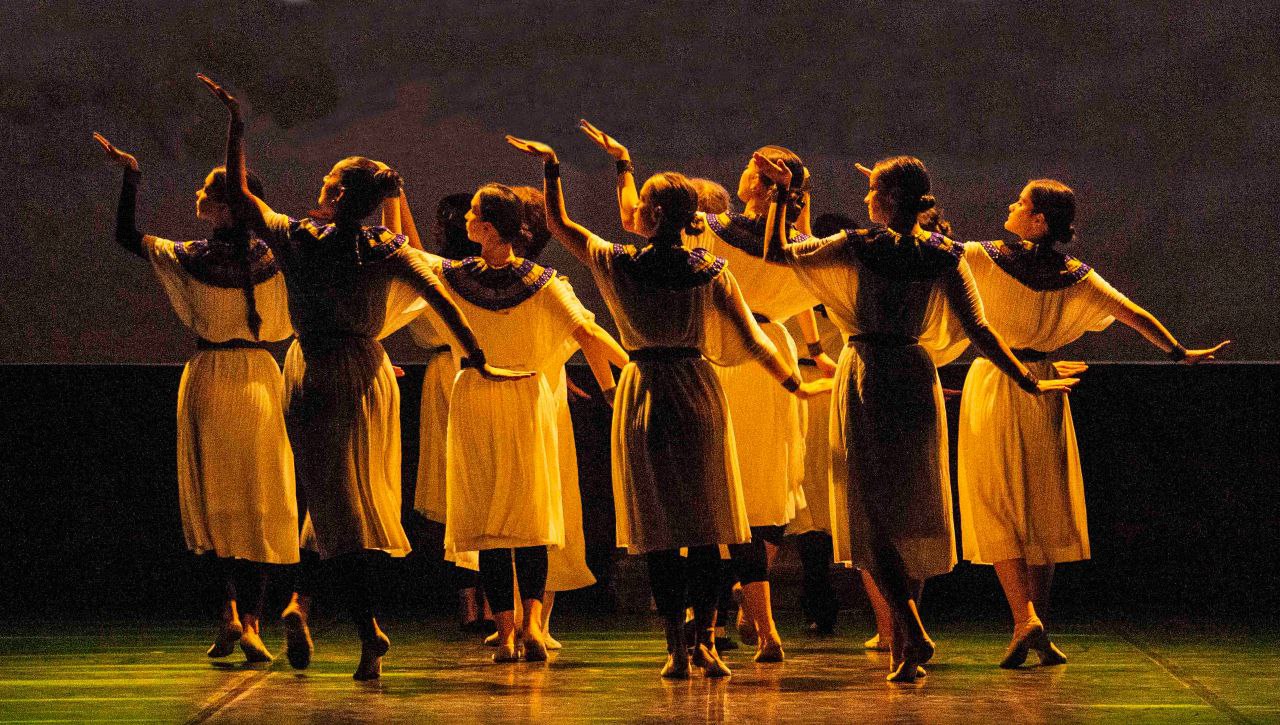 Сегодня в Театре оперы и балета состоится первый премьерный показ драматического балета «Снова в горы» в постановке Германа Правоторхова Сегодня в Театре оперы и балета состоится первый премьерный показ драматического балета «Снова в горы» в постановке Германа Правоторхова