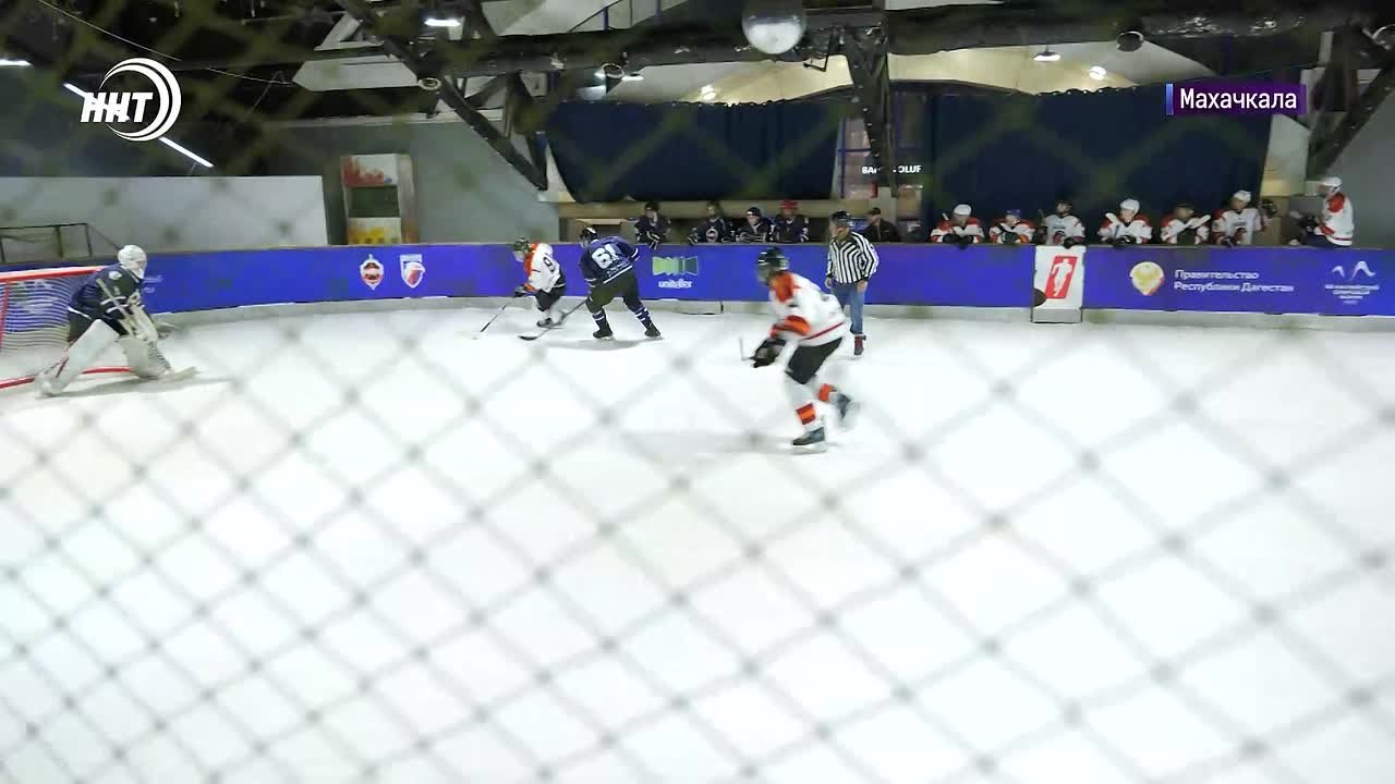 Хоккею в Дагестане быть!. Жесткая борьба, яркие комбинации и красивые шайбы — хоккей в Дагестане уже завоевывает своих зрителей