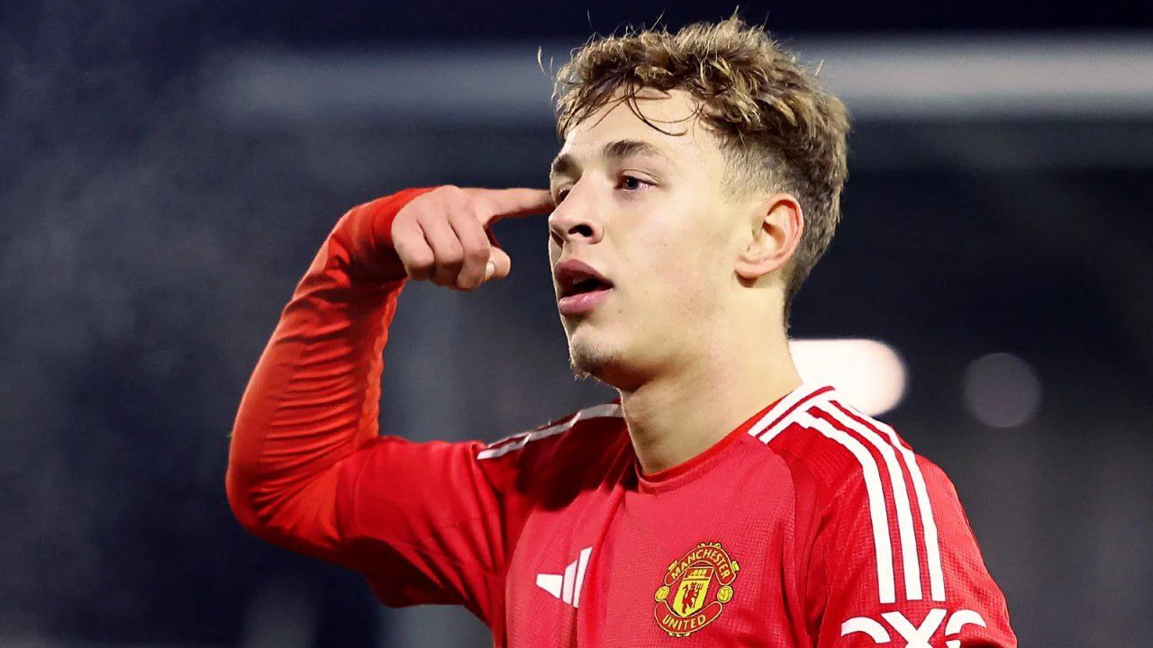 Футболист Амир Ибрагимов, выступающий за «Манчестер Юнайтед», сменил спортивное гражданство с британского на российское