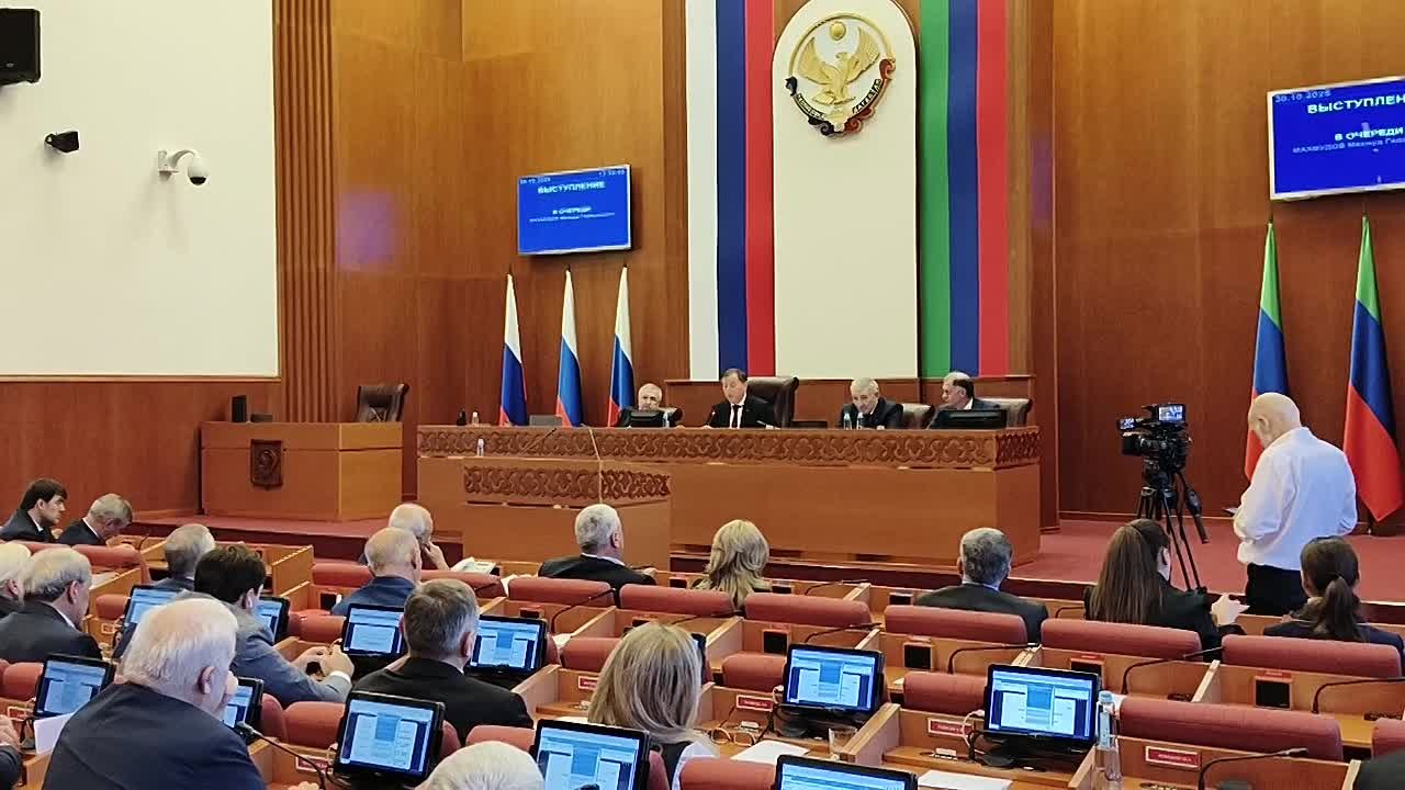 Председатель Народного Собрания Заур Аскендеров обратил внимание на важность научного подхода и контроля