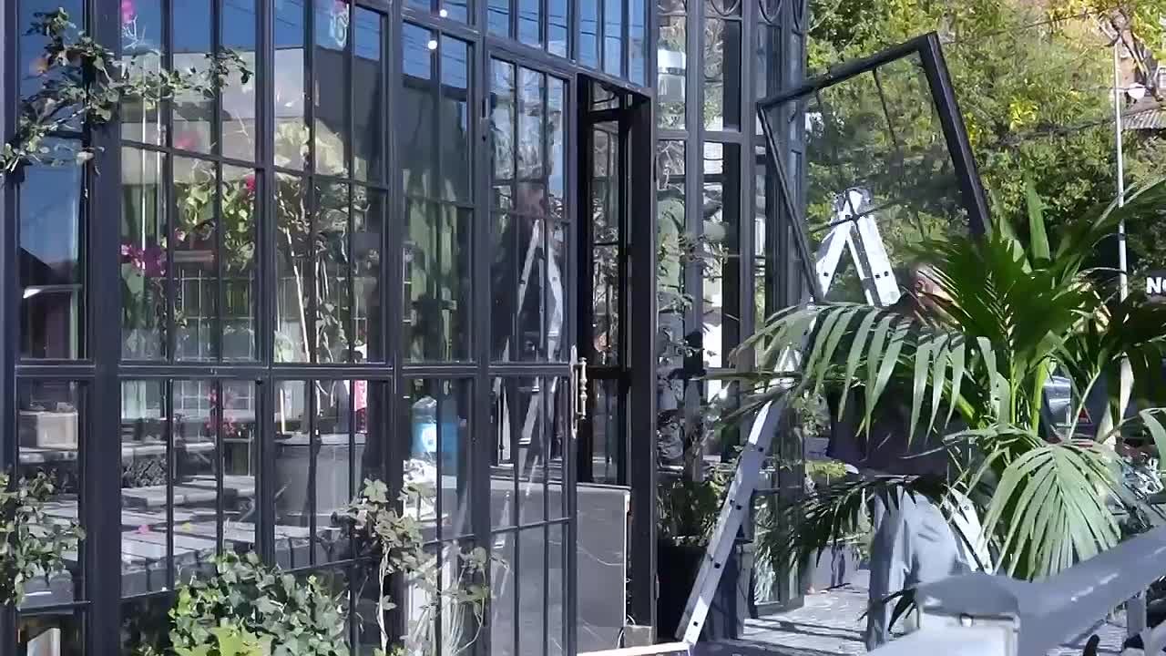 На пересечении улиц Гамидова и Гагарина в Махачкале тротуар очищен от незаконной постройки