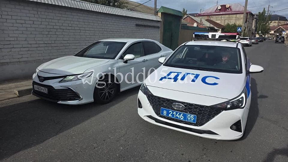             ,     Toyota Camry   ,       ...