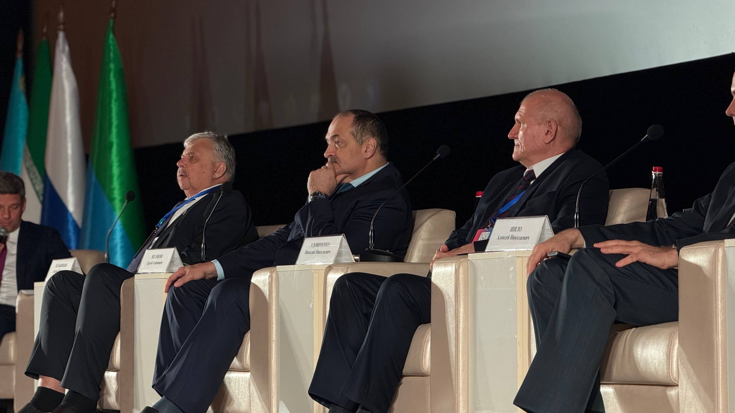 В рамках международного Каспийского цифрового форума стартовала панельная дискуссия В рамках международного Каспийского цифрового форума стартовала панельная дискуссия