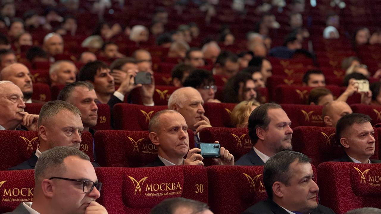 «Титульное мероприятие нашего нацпроекта – это создание IT-инфраструктуры во всех школах» – Сергей Меликов «Титульное мероприятие нашего нацпроекта – это создание IT-инфраструктуры во всех школах» – Сергей Меликов