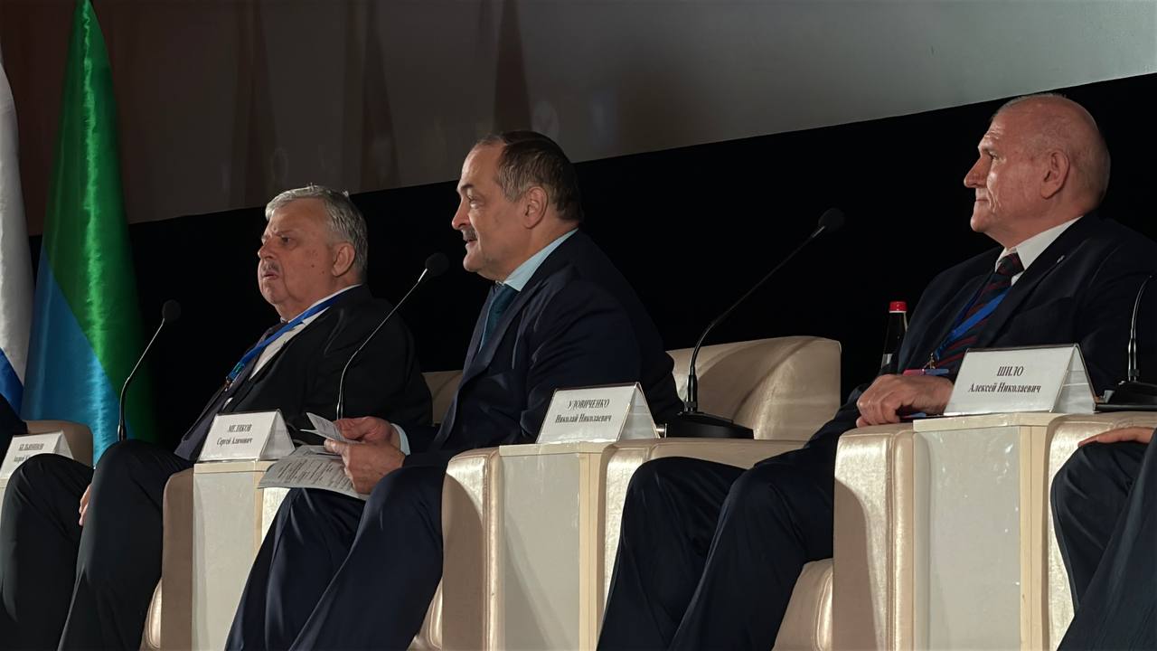 «Титульное мероприятие нашего нацпроекта – это создание IT-инфраструктуры во всех школах» – Сергей Меликов