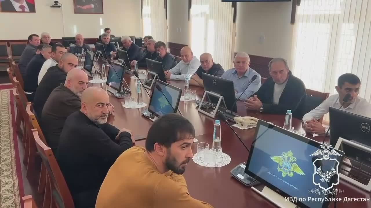 34 охотника со всех уголков Дагестана наградили в МВД республики за решительные действия и помощь правоохранителям при нейтрализации угрозы с неба